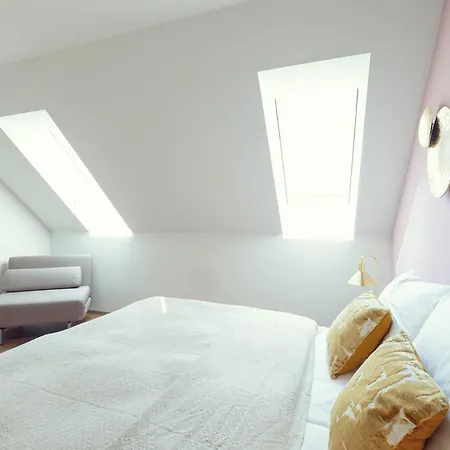 Apartman Leonart Living 51 *