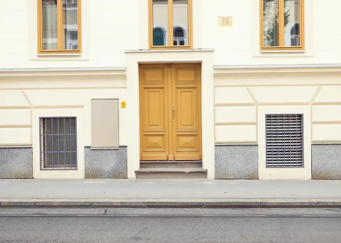 Leonart Living 51 Apartment *